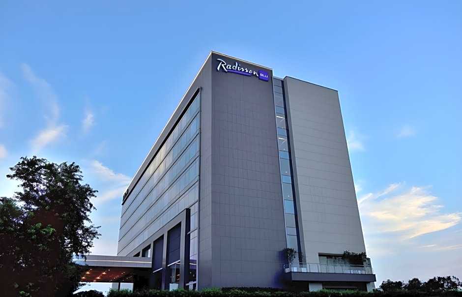 Photo 1 of 50 of Radisson Blu Faridabad
