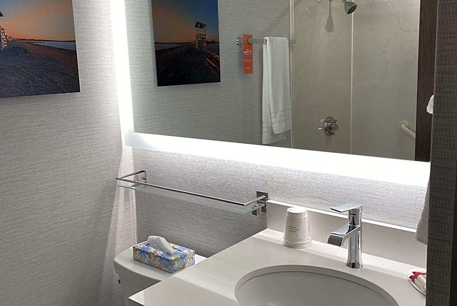 Howard Johnson by Wyndham Middletown Newport Area