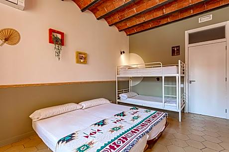 Quadruple Room with Shared Bathroom