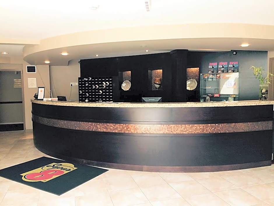 Super 8 by Wyndham West Kelowna BC