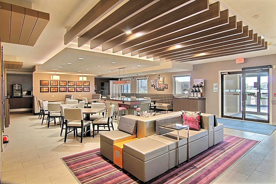 Holiday Inn Express Fargo - West Acres By IHG