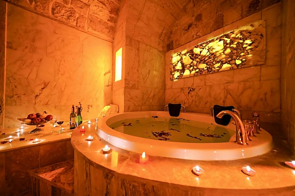 Serenus Cave Suites
