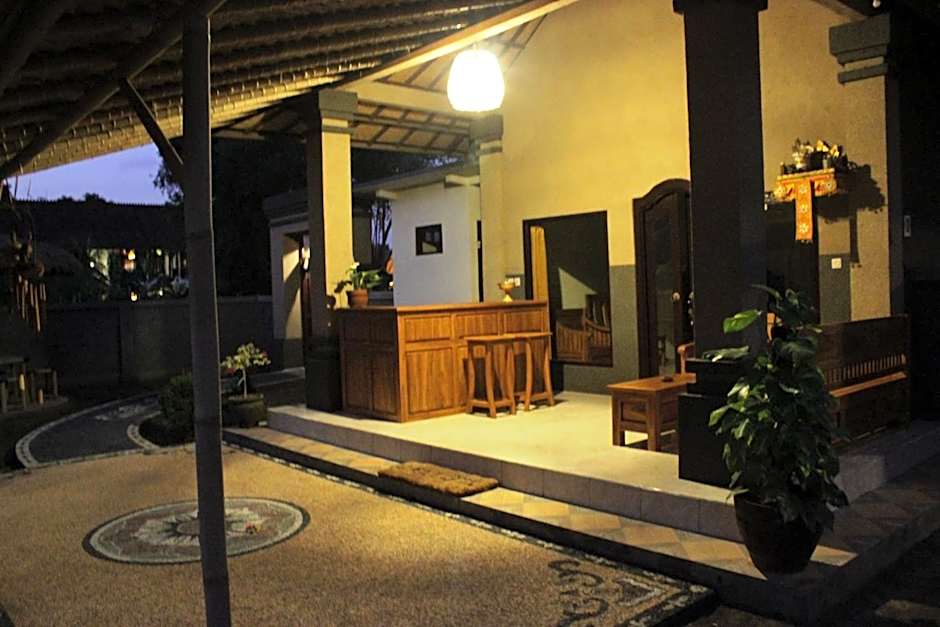 Kubu Padi Wooden House