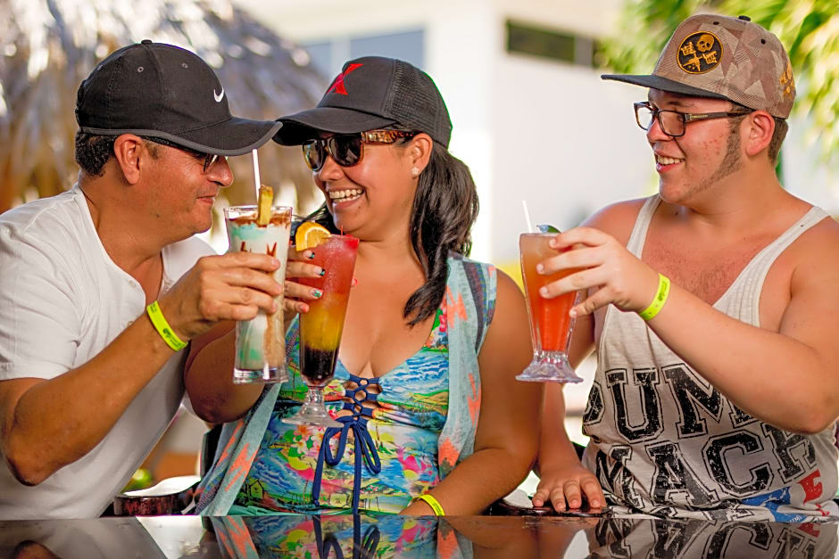 Condovac la Costa All Inclusive