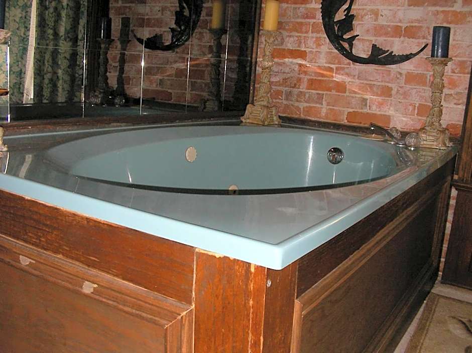 Riverview Mansion Hotel