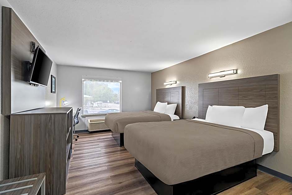 Quality Inn & Suites Biloxi - Ocean Springs
