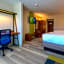 Holiday Inn Express & Suites Tulsa Midtown