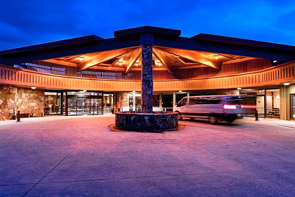 DoubleTree By Hilton Missoula Edgewater