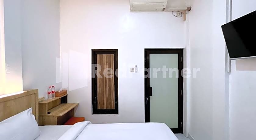 D Palma Near Lokananta Manahan Mitra RedDoorz