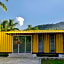 Yellow Cube at Lumut Cube Homestay Kontena