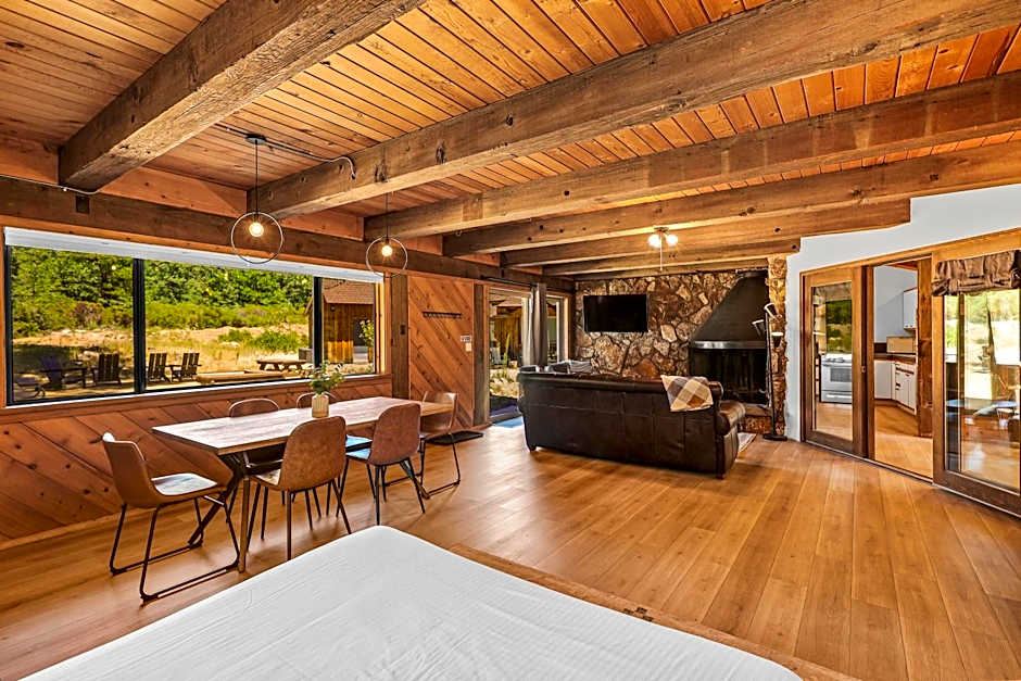 Basecamp Lodge