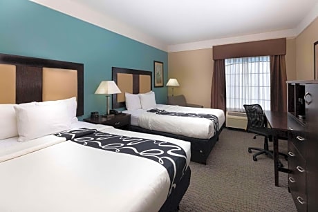 Deluxe King Room - Mobility and Hearing Impaired Access/Non-Smoking