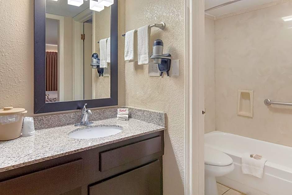 Rodeway Inn