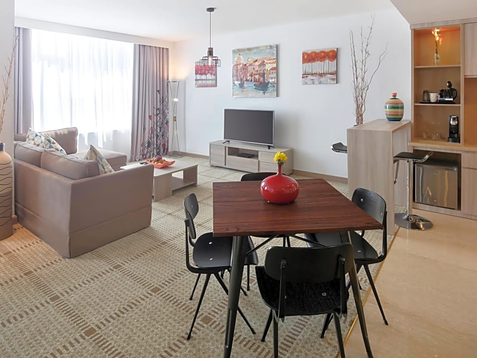 Novotel Makassar Grand Shayla Hotel