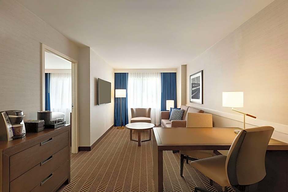 Embassy Suites By Hilton Hotel Boston At Logan Airport