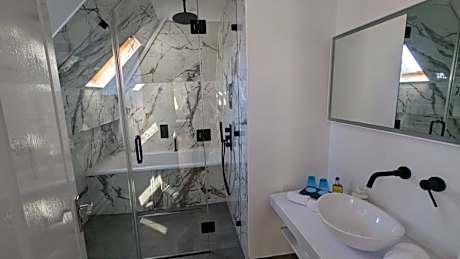 Deluxe Double Room with Partial Sea View