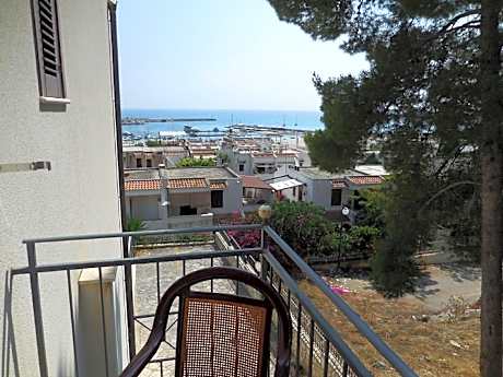 Double Room with Partial Sea View