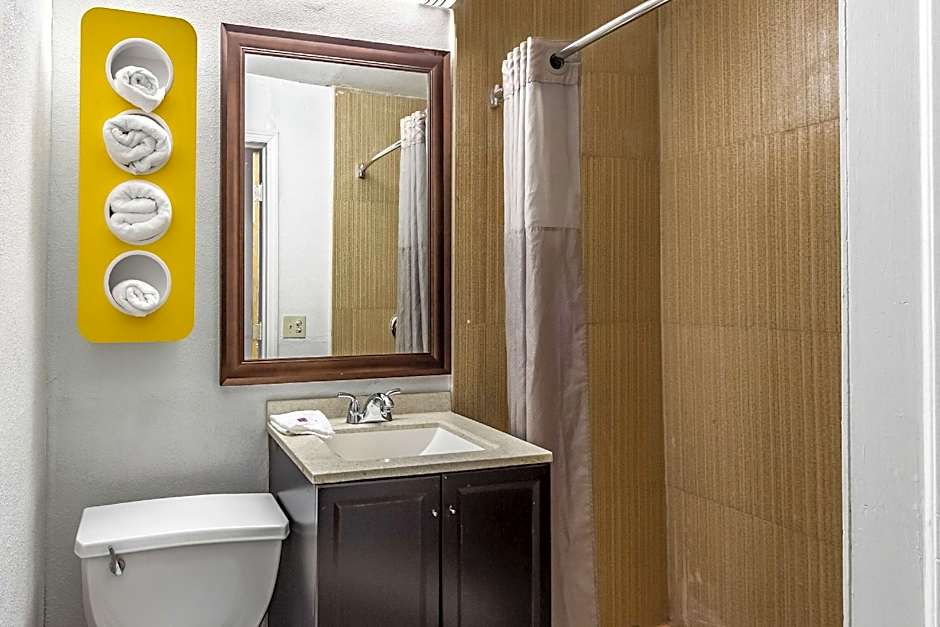 Motel 6 Elizabeth NJ Newark Liberty Intl Airport