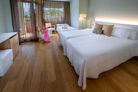Single Room with Garden View
