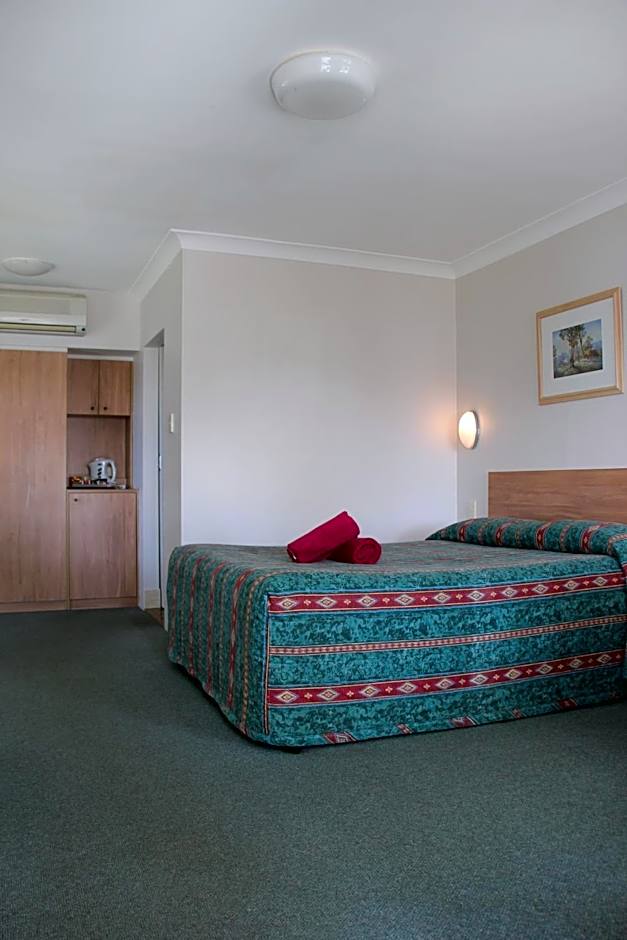 Colonial Court Motor Inn