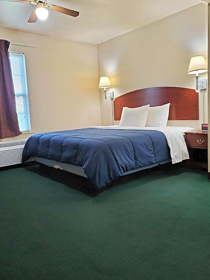 Candlelight Inn Suites Hwy 69 near McAlester