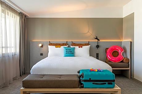 Moxy Mega Sleeper Queen Room with Sofa Bed