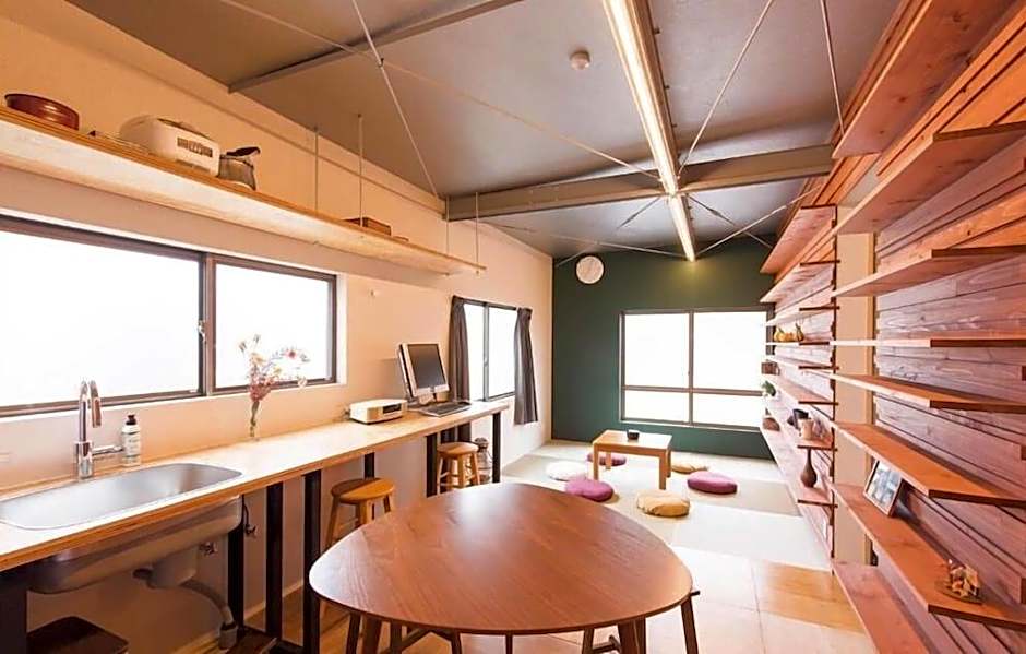 GrapeHouse Koenji - Hostel, - Caters to Women