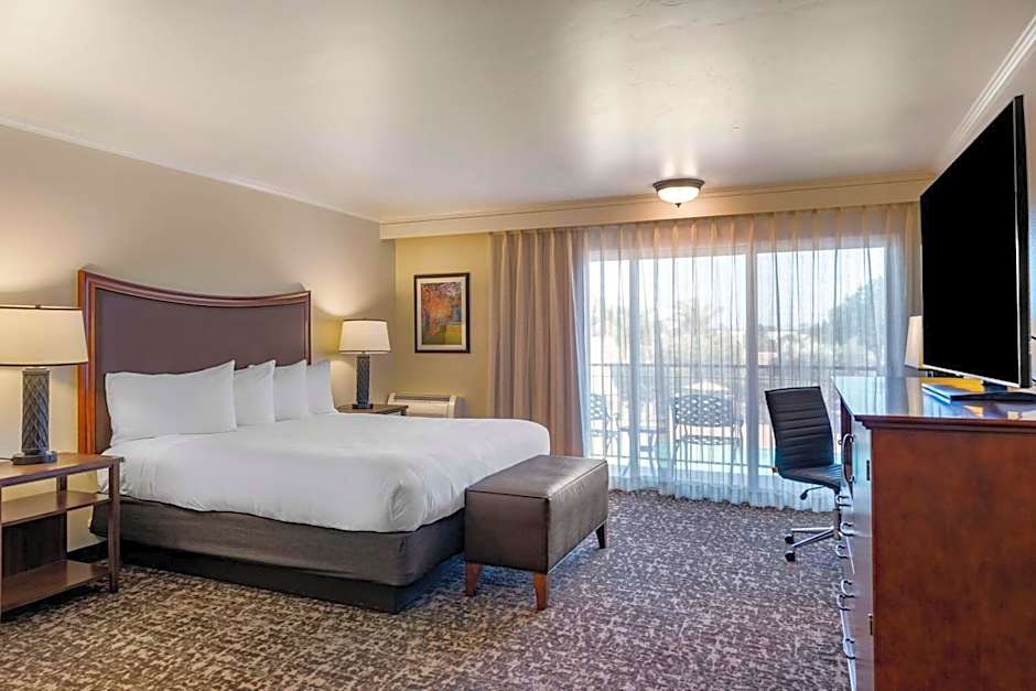 Best Western Plus Royal Oak Hotel