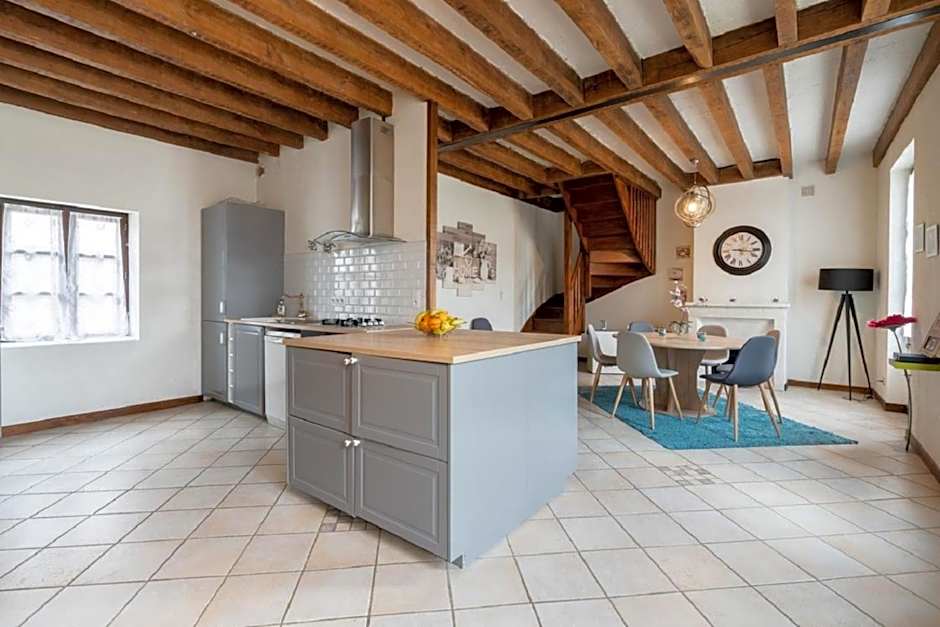 Gîte La Belle Aventure avec piscine et jacuzzi