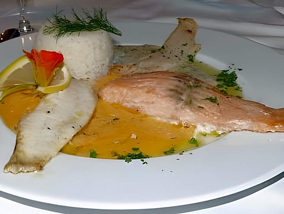 Hotel & Restaurant Zum Ochsen -Ox Distillery