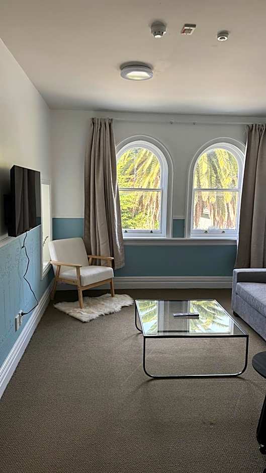 The Grand Hotel & Bar - Akaroa