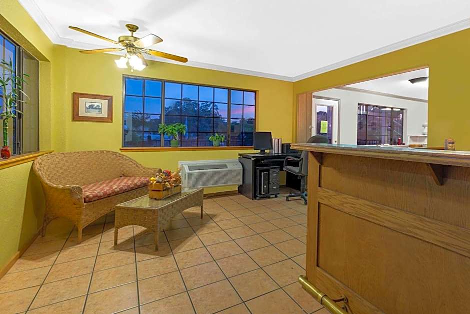 Travelodge by Wyndham Angels Camp CA