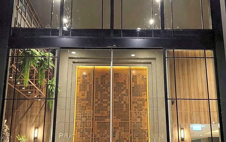 PRIME TOWN - Posh & Port Hotel PHUKET