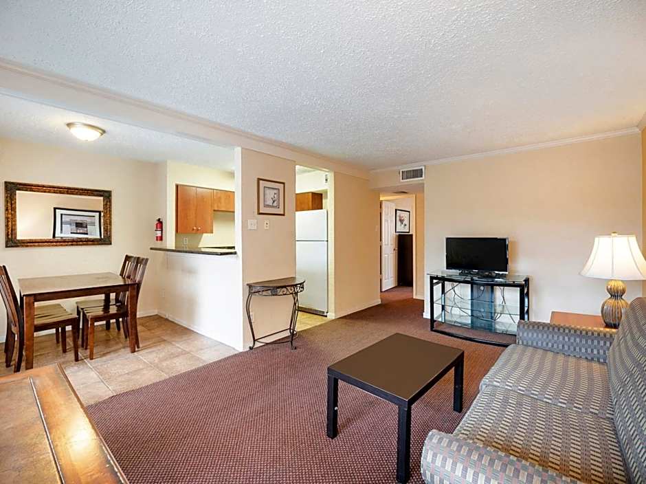 OYO Hotel & Apartments Houston Galleria