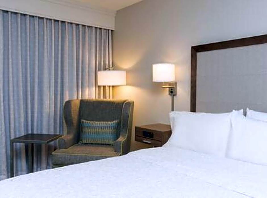 Hampton Inn By Hilton Milwaukee-Northwest