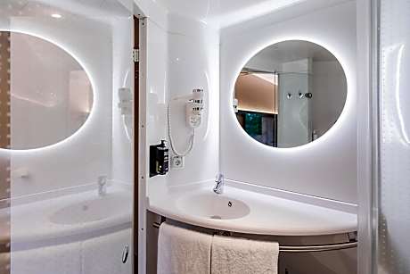 Twin Room - Non-Smoking