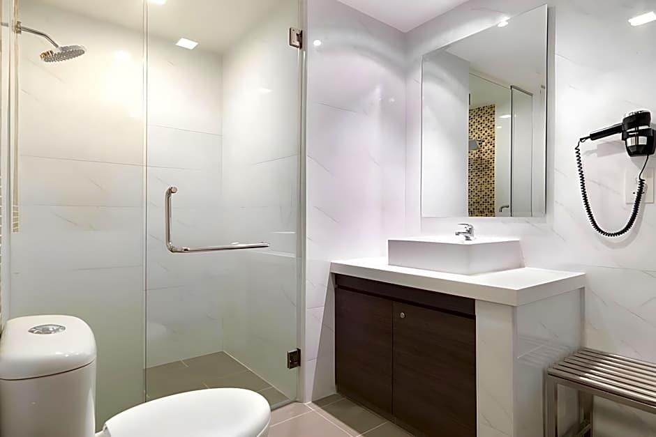 Sama-Sama Express KLIA Terminal 2 - Airside Transit Hotel