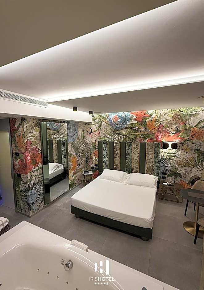 Iris Hotel