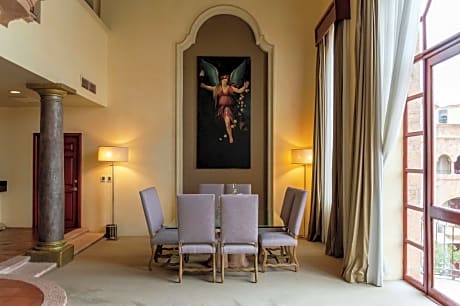 1 King 2 Bedroom Presidential Suite