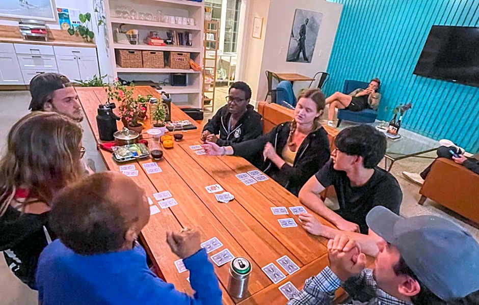 ITH Santa Barbara Beach Hostel