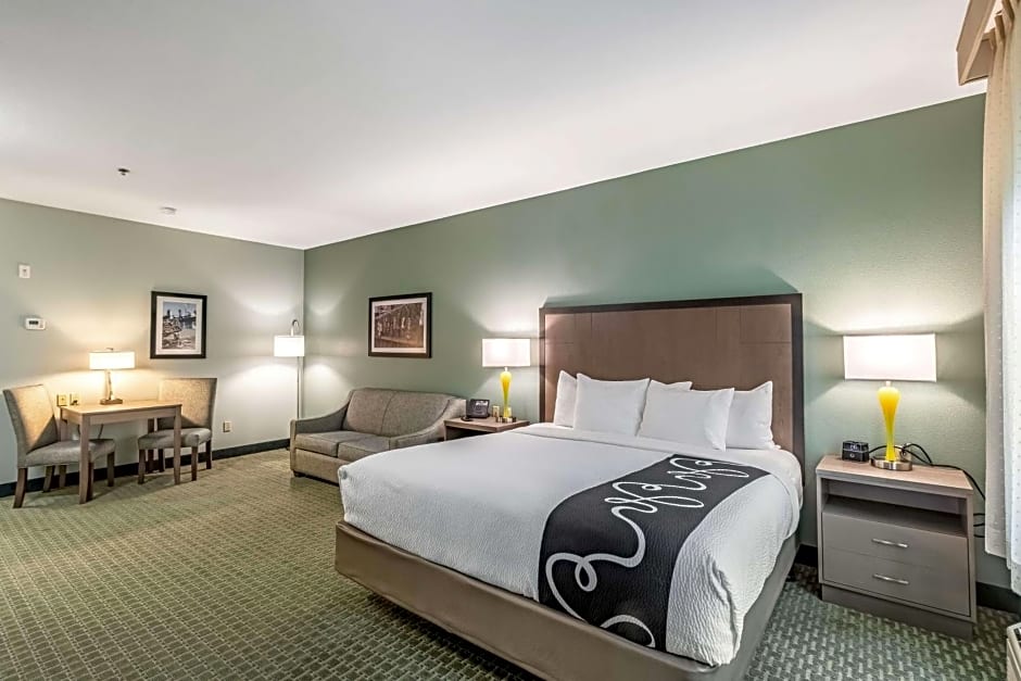 La Quinta Inn & Suites by Wyndham Newport