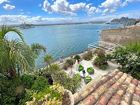 Maniace Suites Terrace Sea View