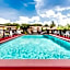 Econo Lodge Inn & Suites