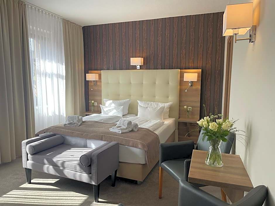 "Zur Altstadt - Am Fuße der Osterburg" Gaststätte, Pension, FEWO