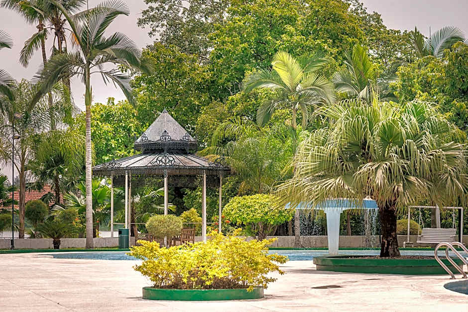 Inya Lake Hotel