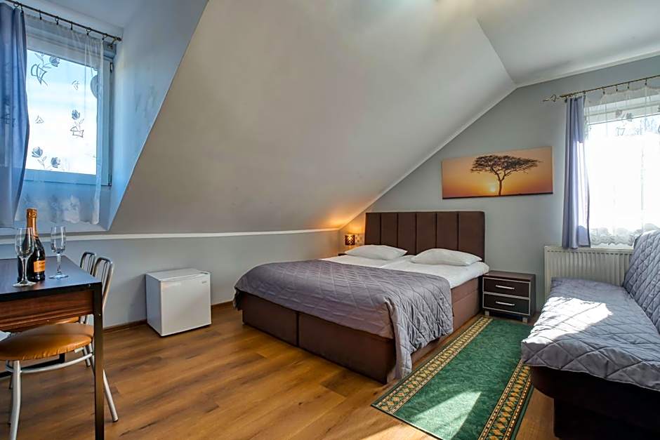 Zajazd Karłów Restauracja & Pokoje Gościnne