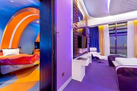 Barbie Family Suite - Two Connected Rooms