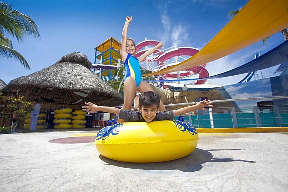 Splash Inn Nuevo Vallarta & Parque Acuatico