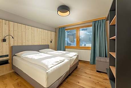 Superior Family Room with Balcony and Mountain View