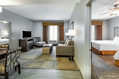 Two Bedroom Suite with One King and Two Queen Beds - Non-Smoking